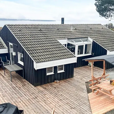 4 Star In Ebeltoft