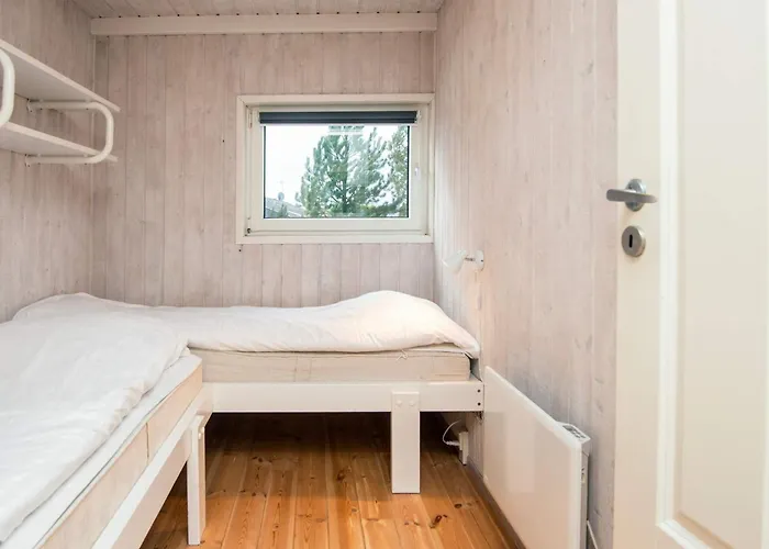 Ferienhaus 4 Star In *